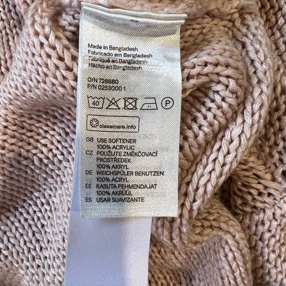 🌿4/$35🌿 H&M Blush Pink V Neck Knit Sweater (S)‎ - Picture 7 of 8